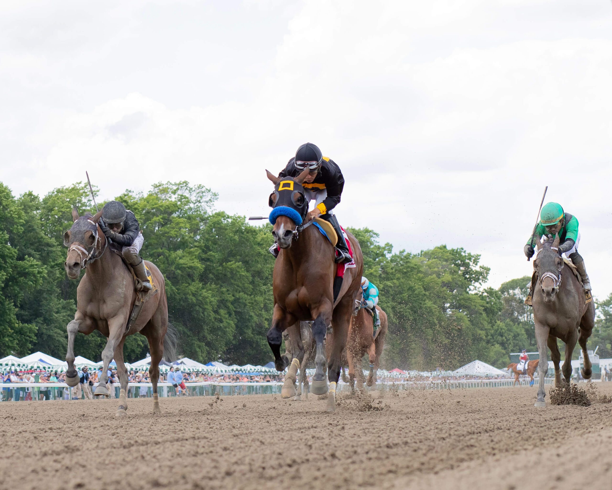 Gun Runner’s Dry Powder controls the pace in Lady’s Secret S. victory